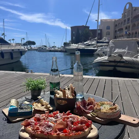 Sejour Au Port Appartement Hyères Buitenkant foto