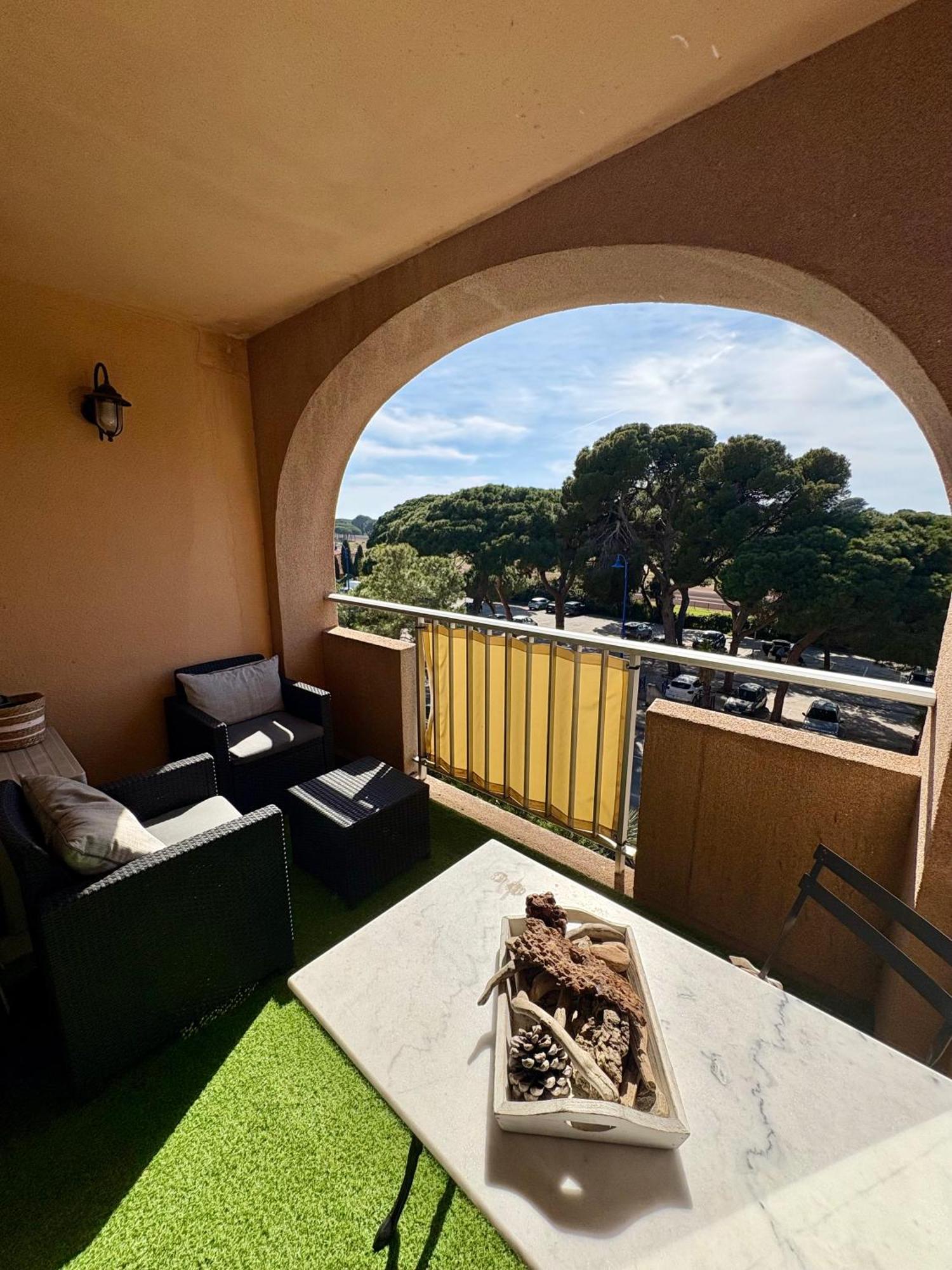 Sejour Au Port Apartment Hyeres